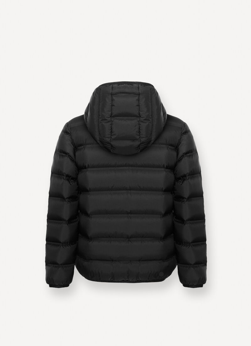 Down jacket with seamless quilting