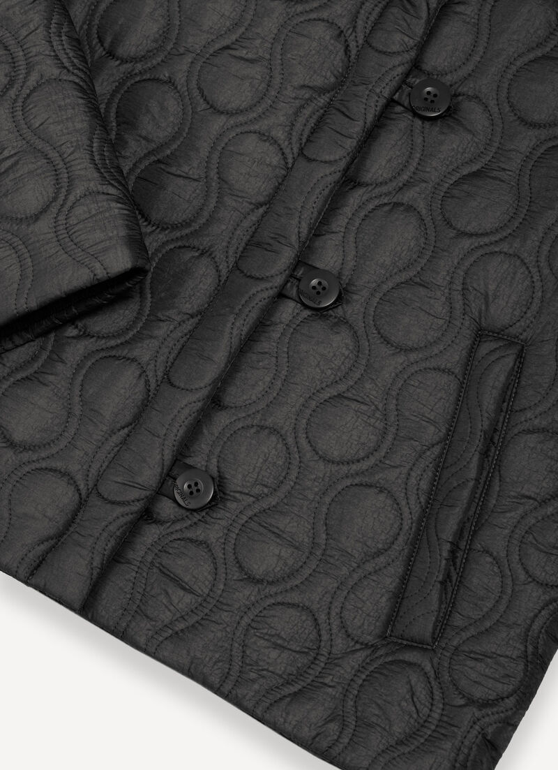 Light teardrop-quilted jacket.