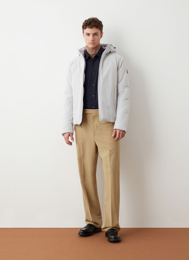 Reversible down jacket with seamless interior