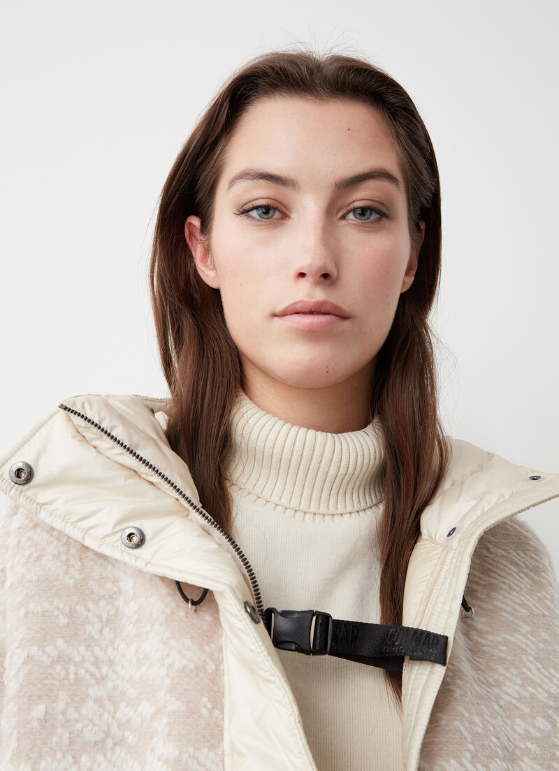 Hooded jacquard down jacket