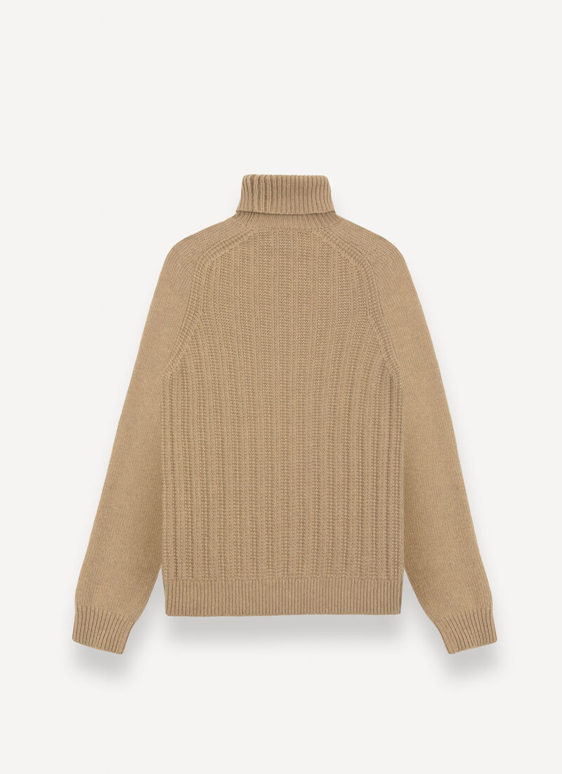 Ribbed polo-neck
