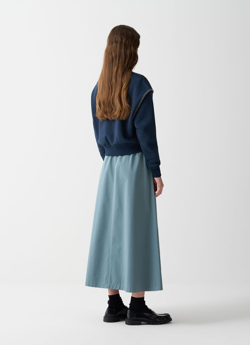 Cropped sweatshirt with embroidery