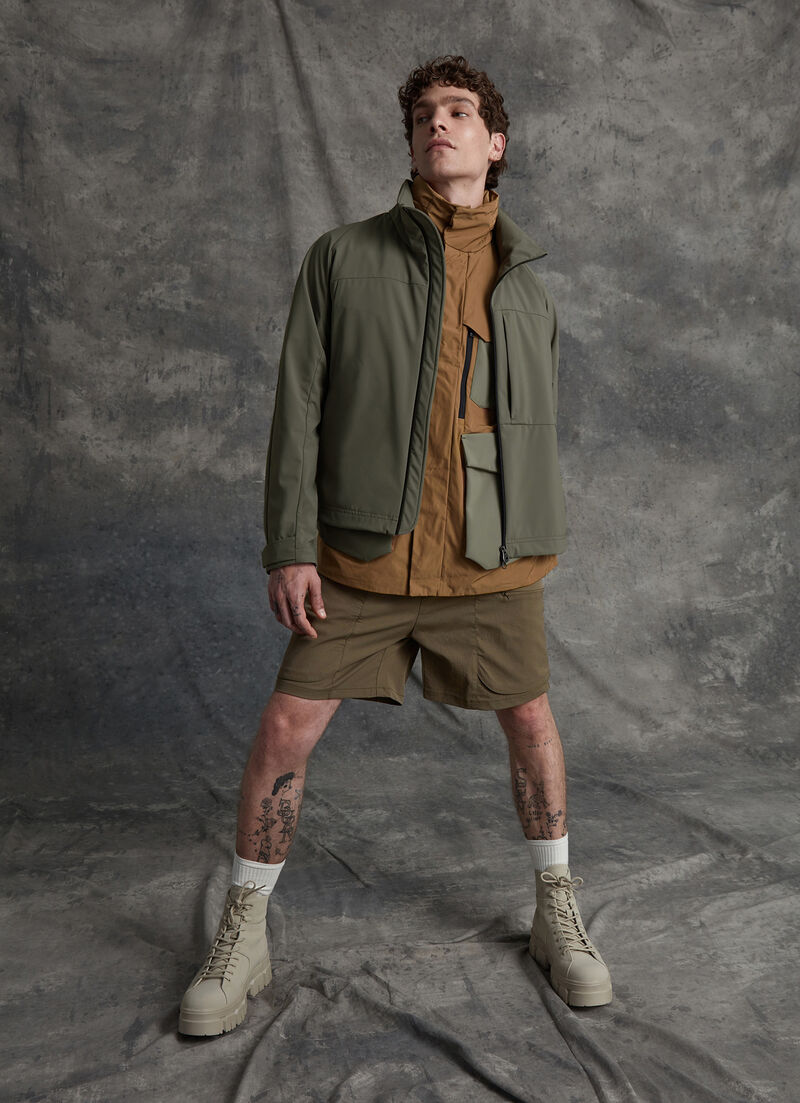 Solid-colour jacket with adjustable hem