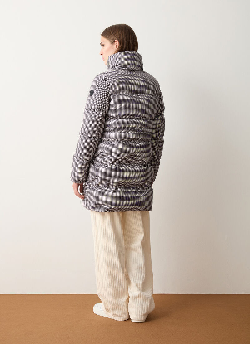Houndstooth-print down jacket with high collar
