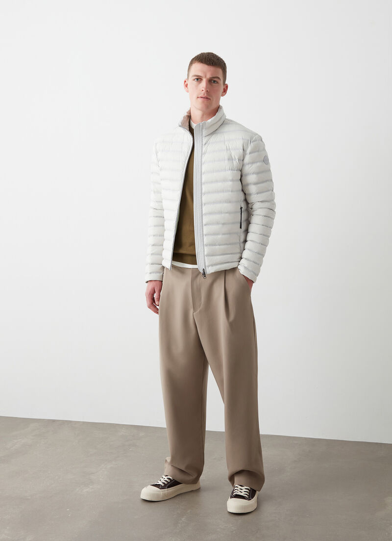 Seamless down jacket