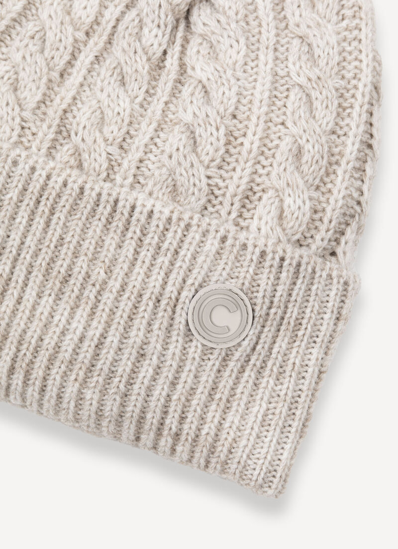 Unisex cable-knit hat