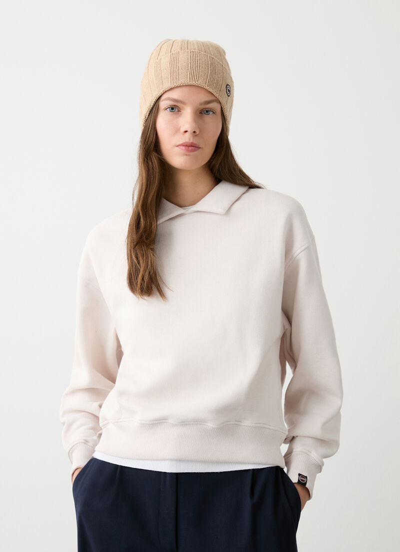 Sweatshirt with collar and darts
