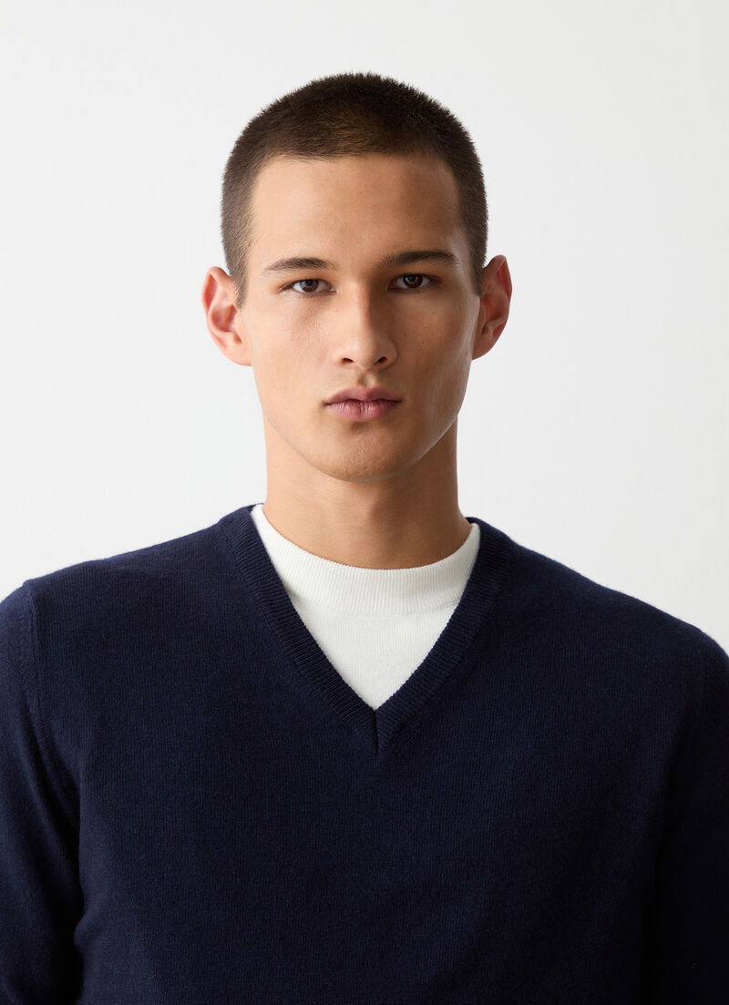 Cashmere stockinette-stitch V-neck pullover