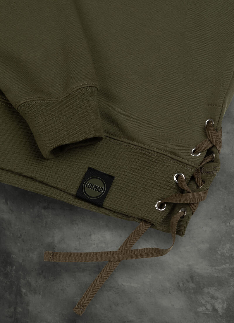 Crewneck sweatshirt with side vents