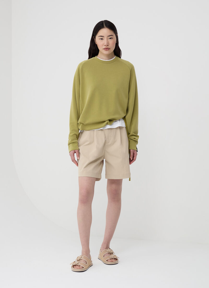 Easy care shorts with darts