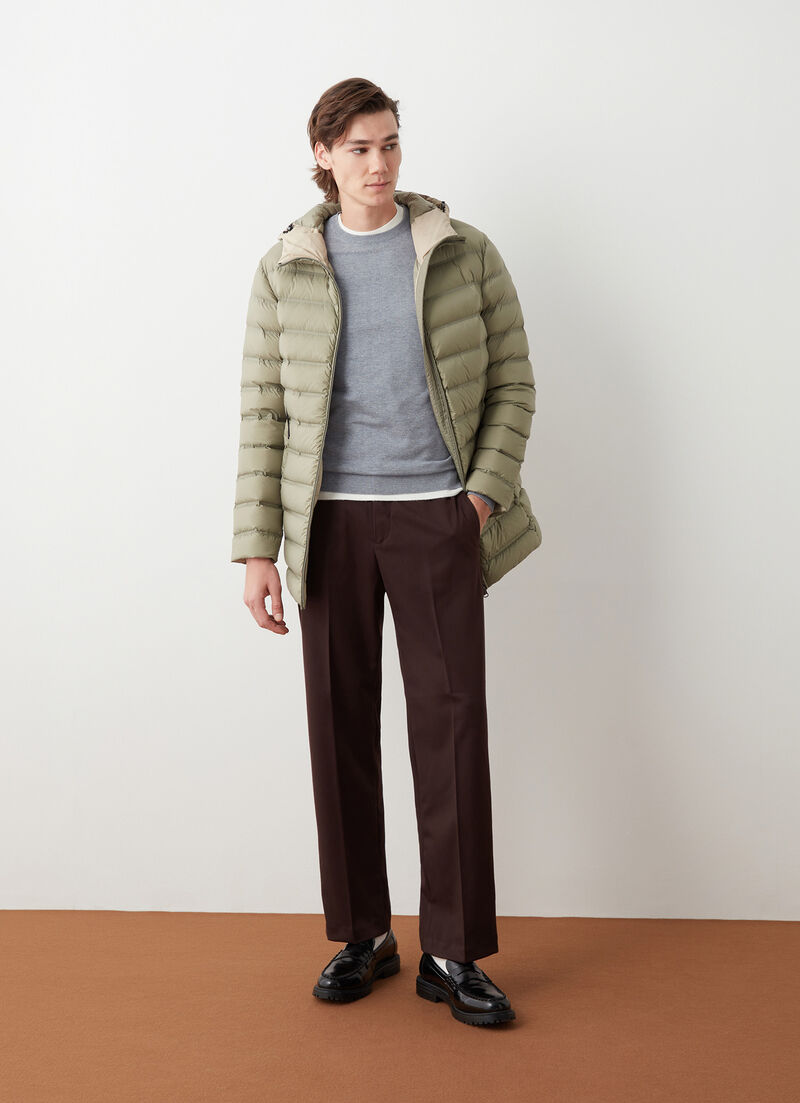 Down jacket with seamless quilting