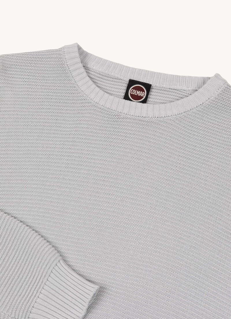 Round-neck pullover with raised knit