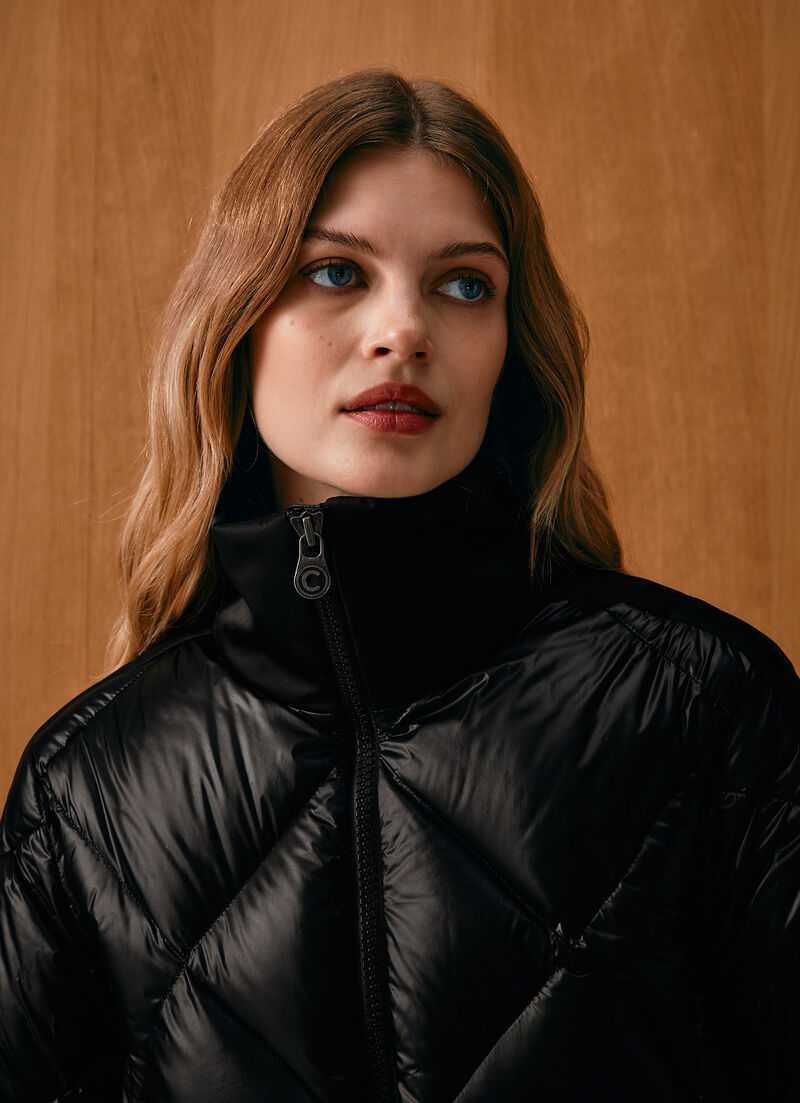 Down jacket with side lacing