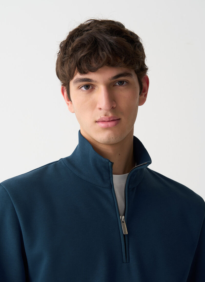 Half zip sweatshirt