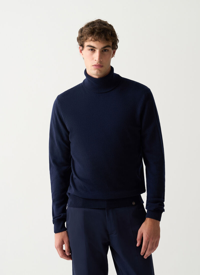 Fine knit polo-neck jumper