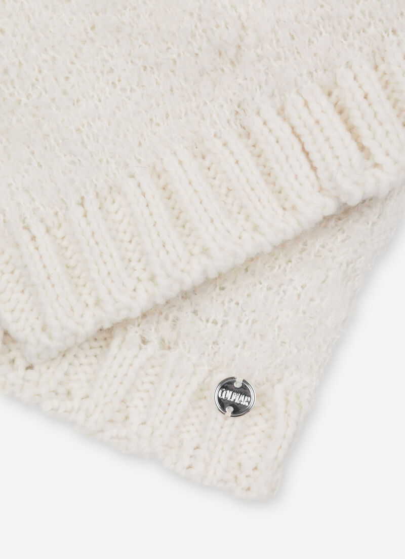 Bouclé yarn neck warmer