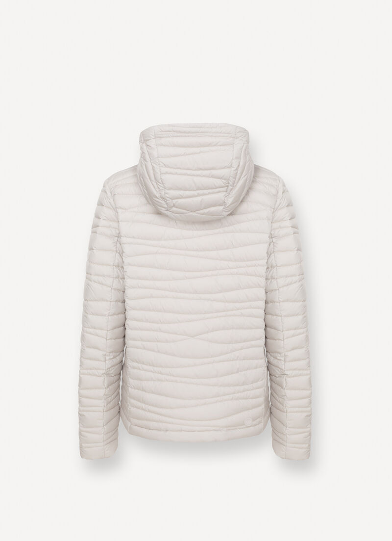 Hooded down jacket with wave quilting