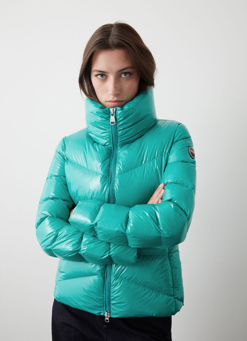 Super-glossy down jacket with padded collar