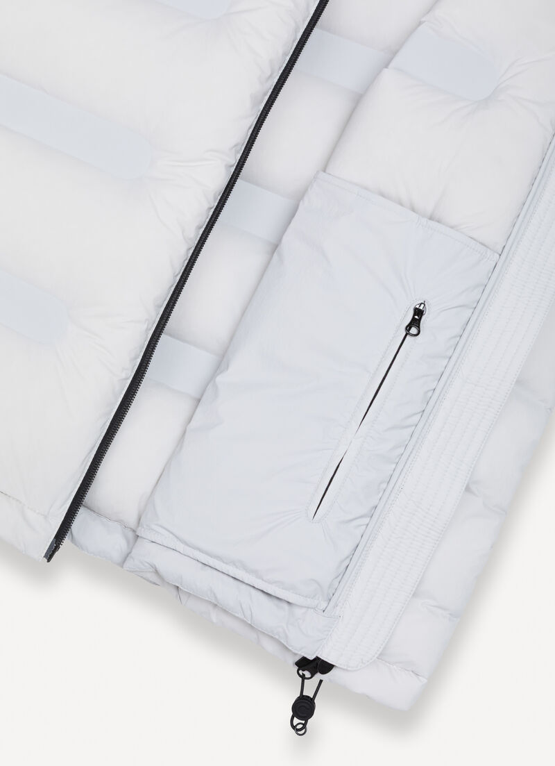 Matte gilet with diagonal design