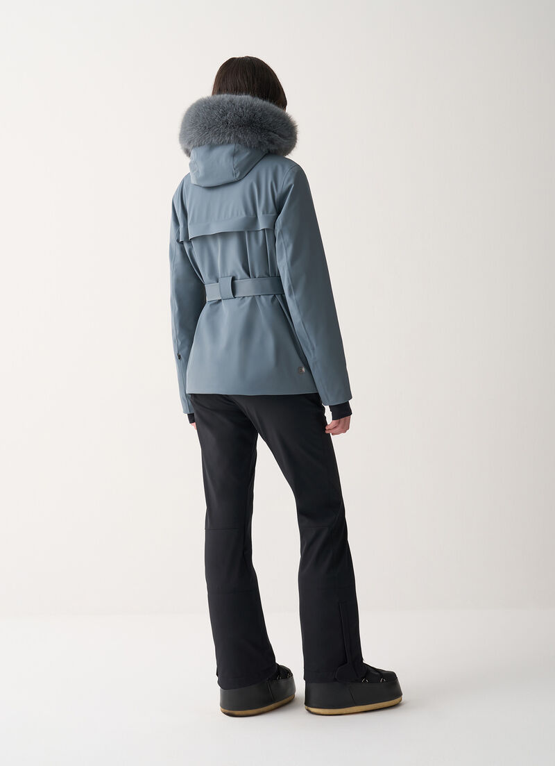 Shaped ski jacket with faux fur