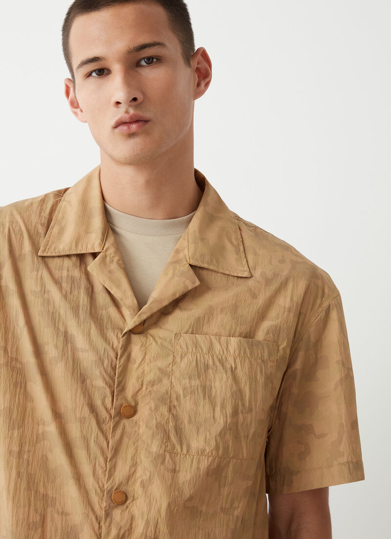 Shirt in water-repellent nylon