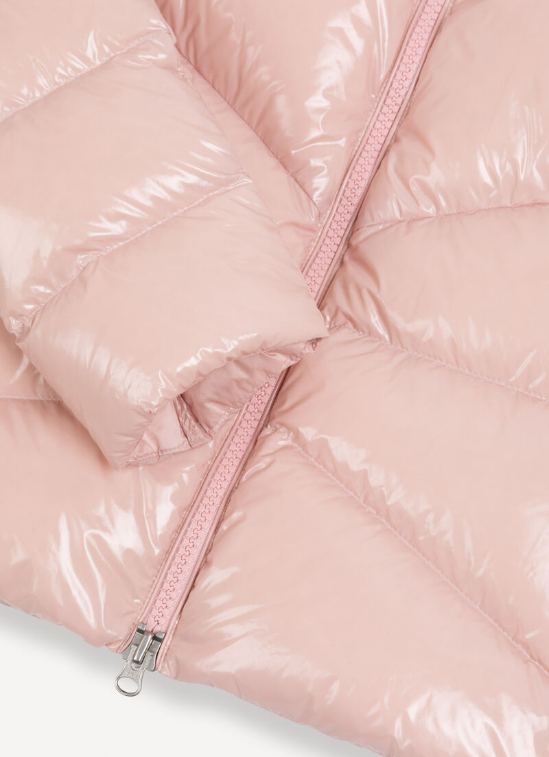 Super-glossy down jacket with padded collar