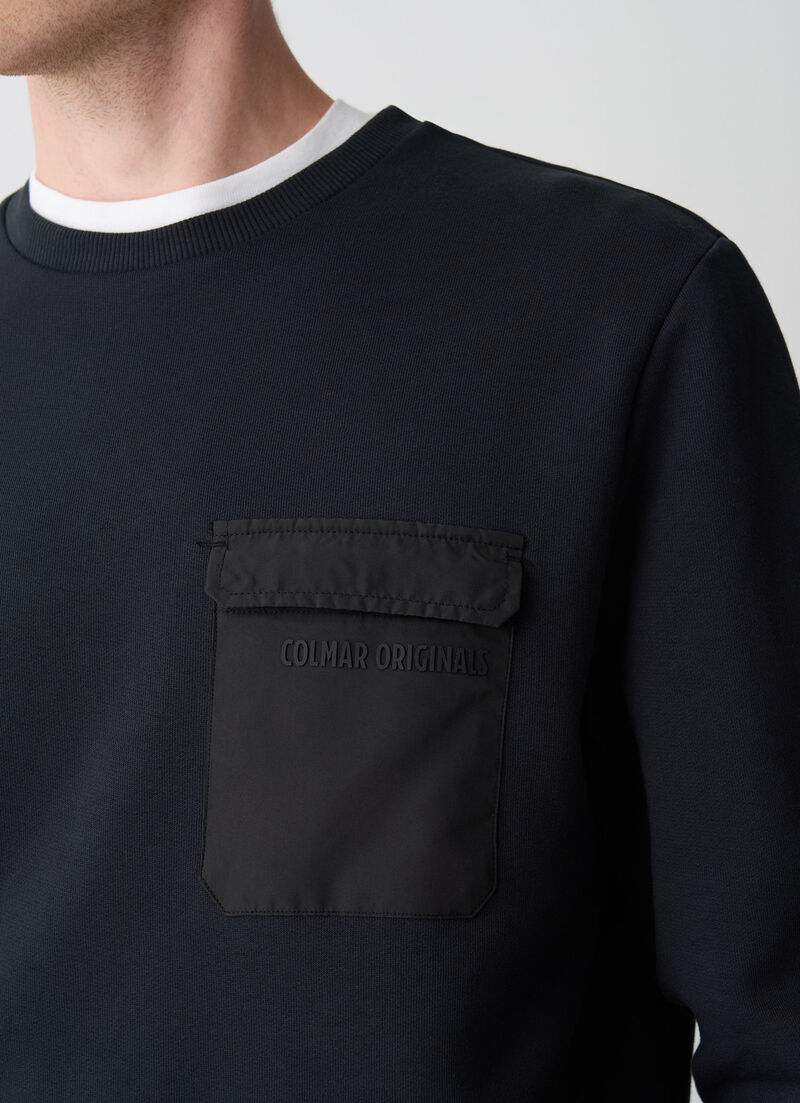 Sweatshirt with breast pocket