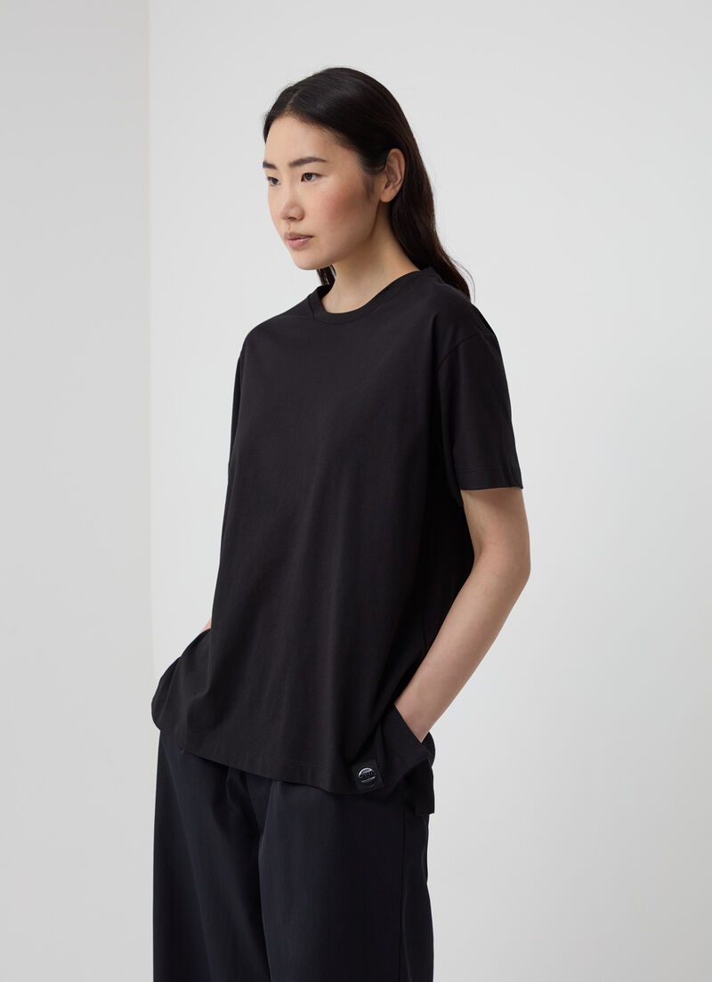 Asymmetrical crew-neck T-shirt