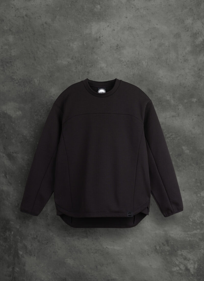 Crewneck sweatshirt with seams on the chest and sleeves