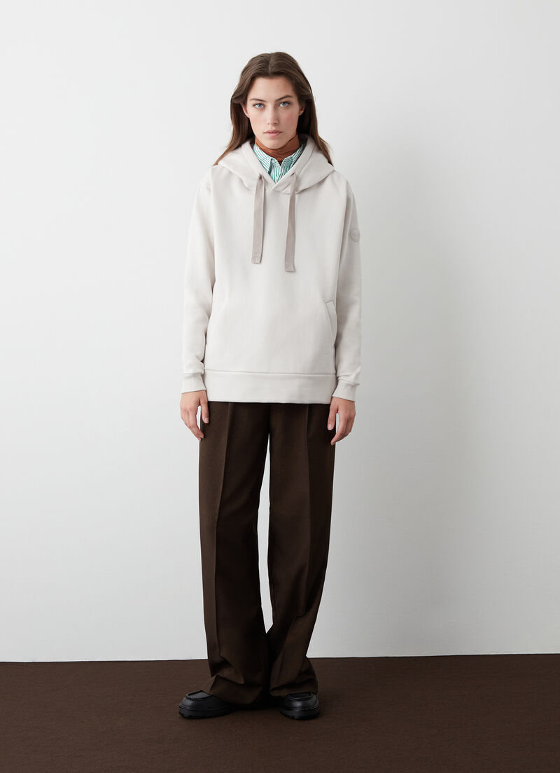 Sweatshirt with side slits