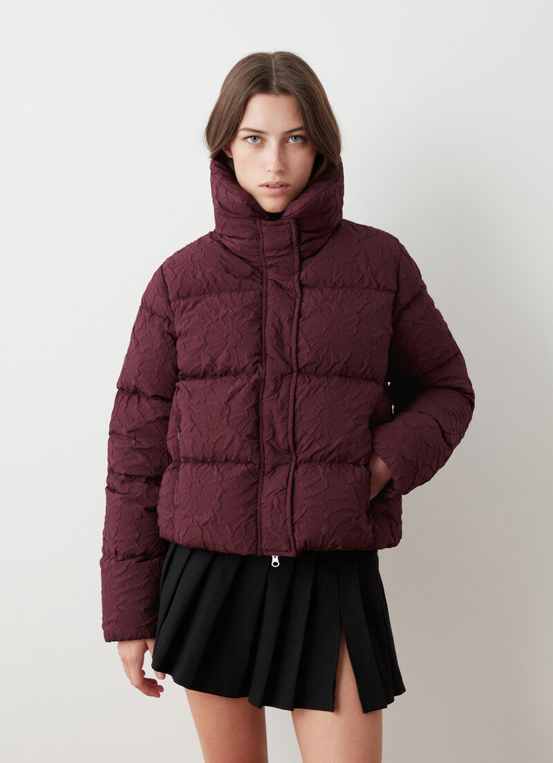 Short down jacket with 3D floral design