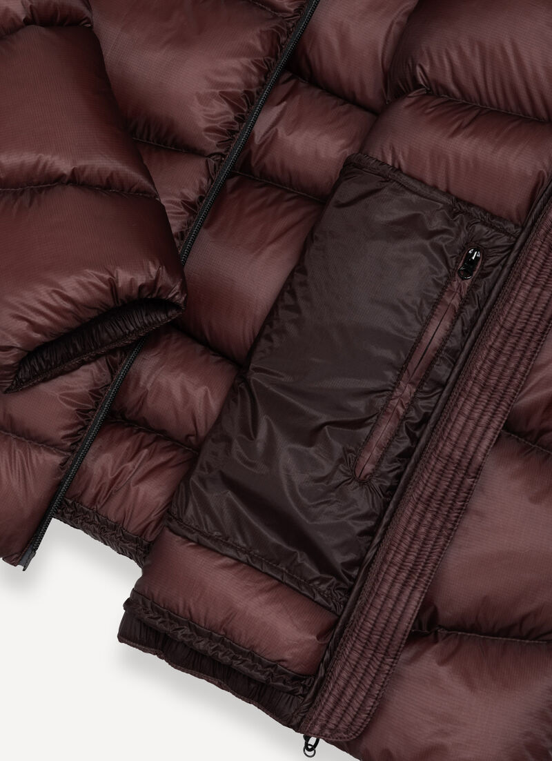 Hooded down jacket with wavy quilting