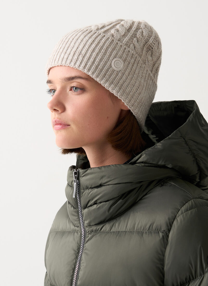 Unisex cable-knit hat