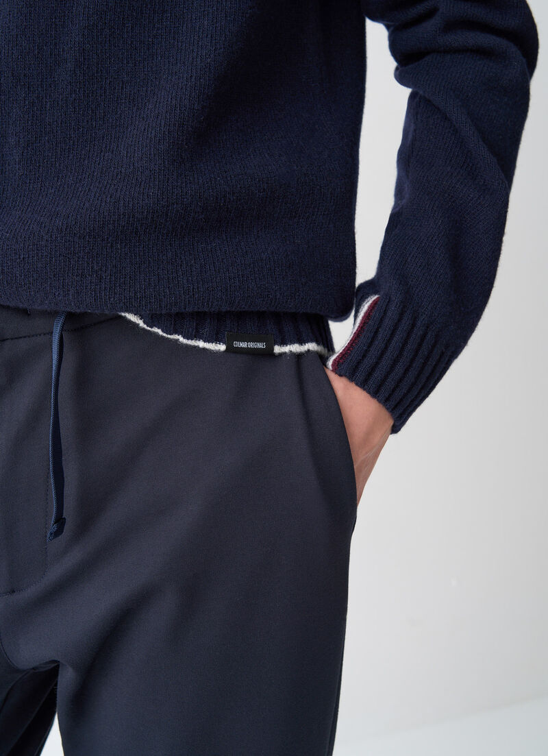 Pullover with tricolour detailing