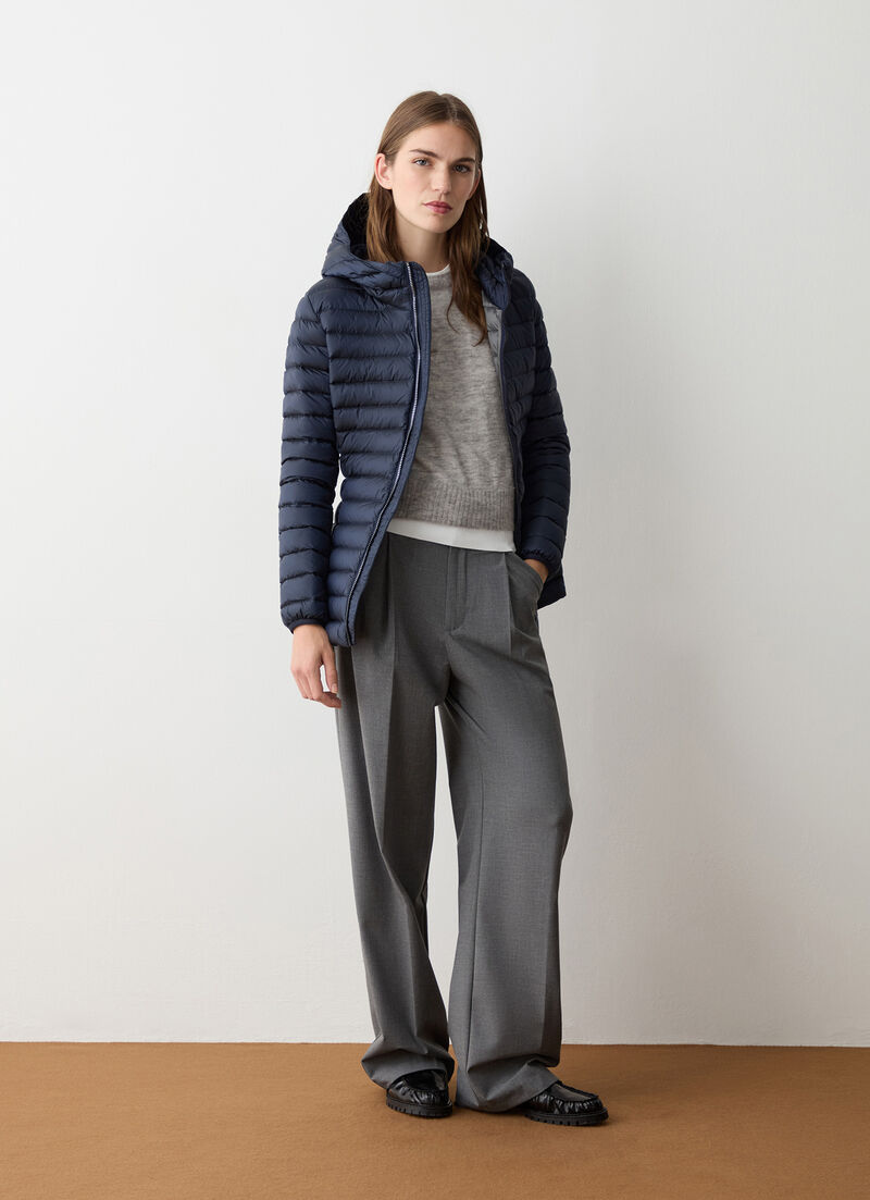 Fitted down jacket with hood