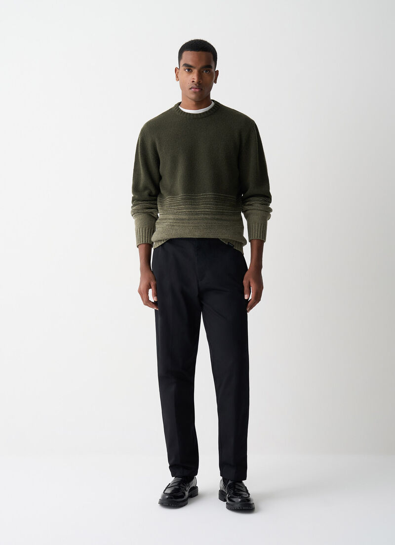 Two-tone pullover