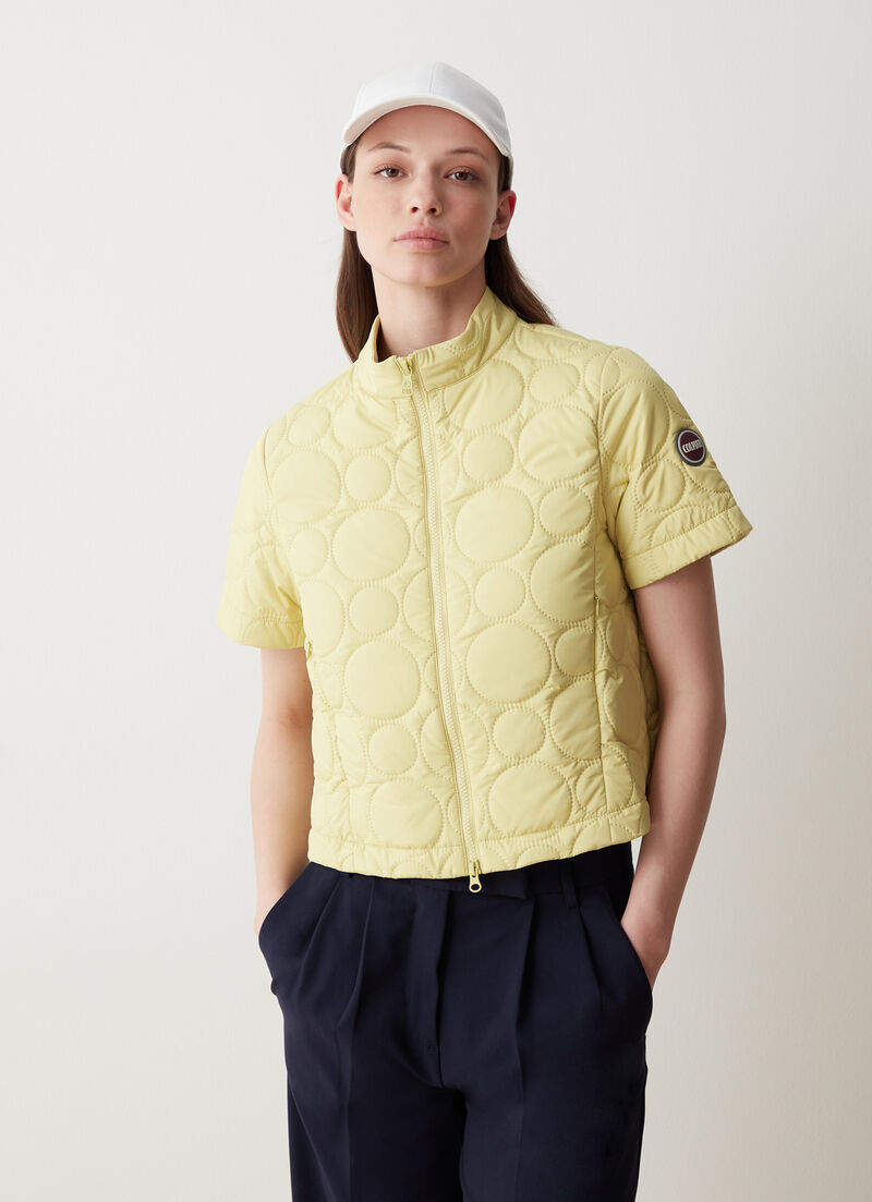 Half-sleeved jacket with ultrasonic quilting