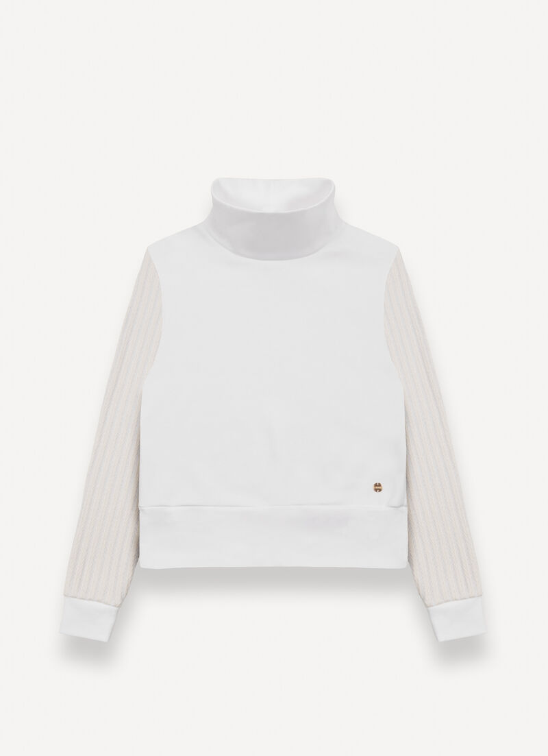 Sweatshirt with cable-knit sleeves