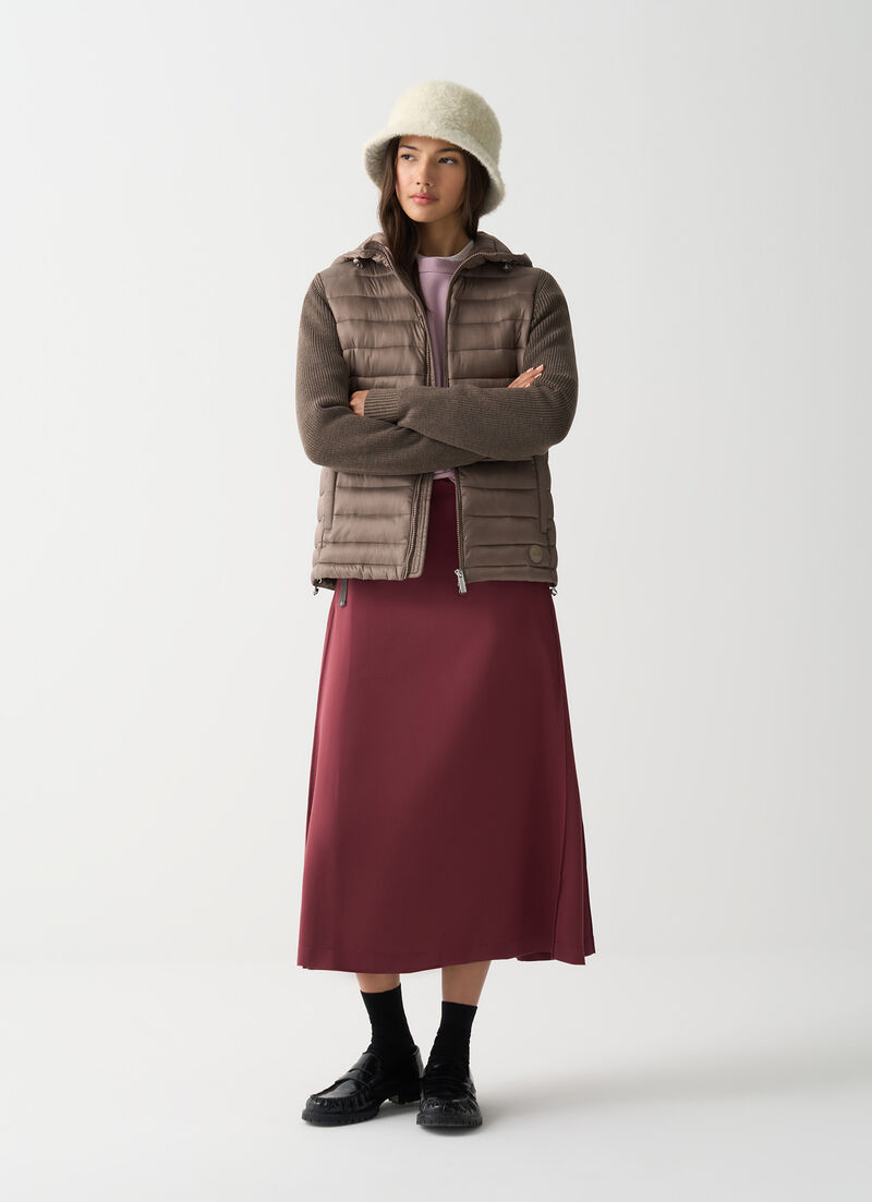 Hooded jacket with knit sleeves