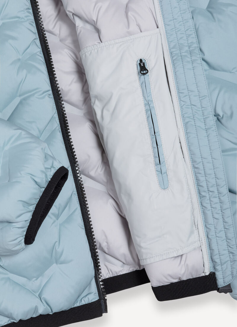 Short down jacket with seamless design