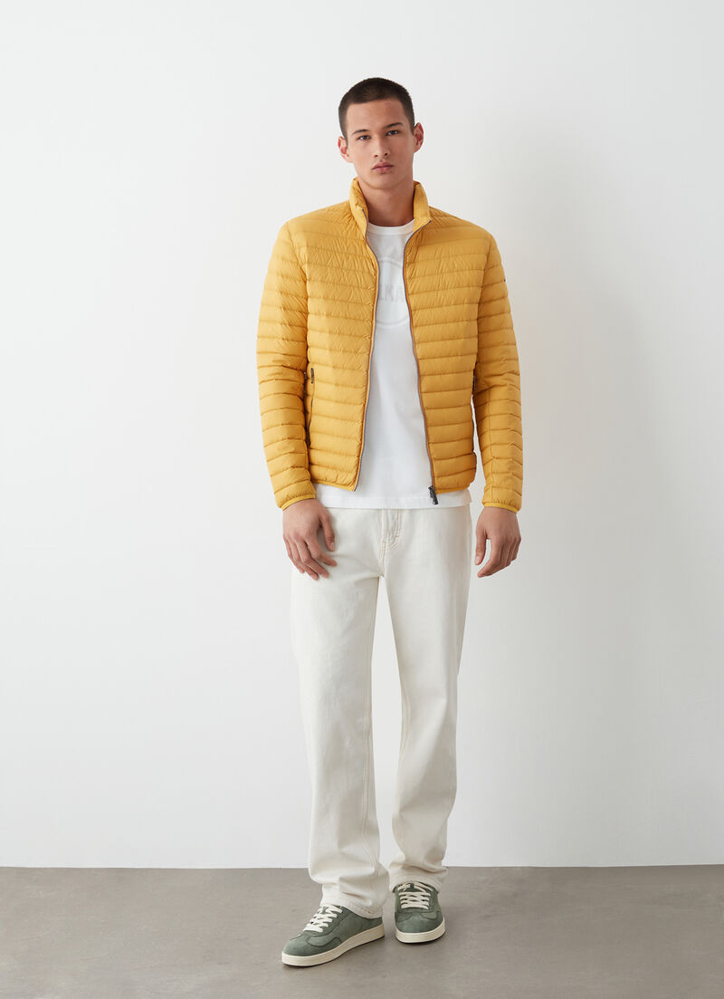 Sporty down jacket with padded collar