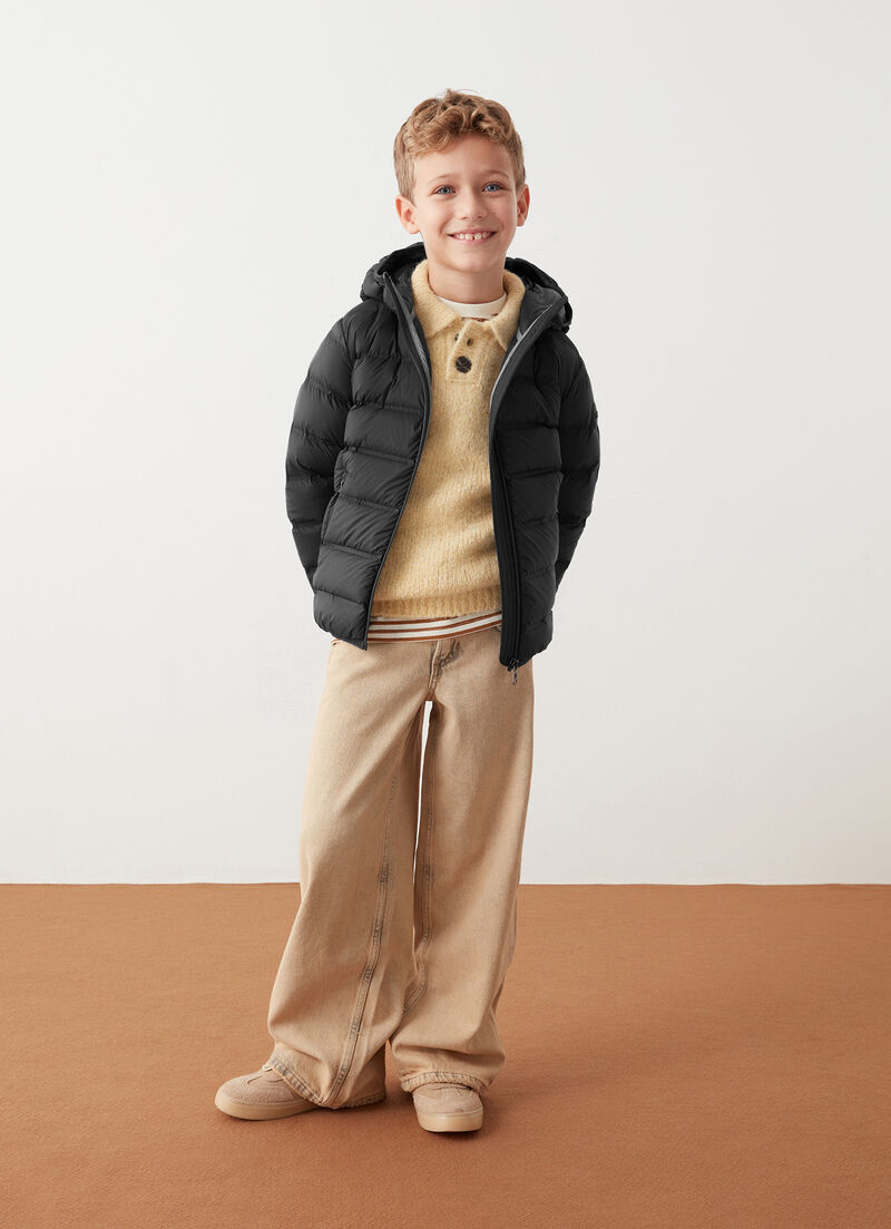 Down jacket with seamless quilting