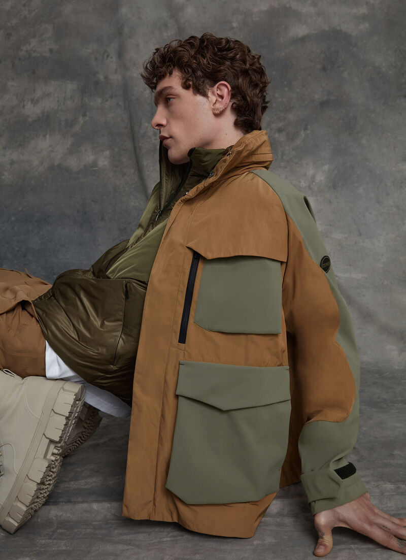 Colour-block jacket with concealed hood