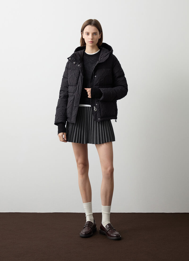 Short down jacket with 3D floral design and drawstring