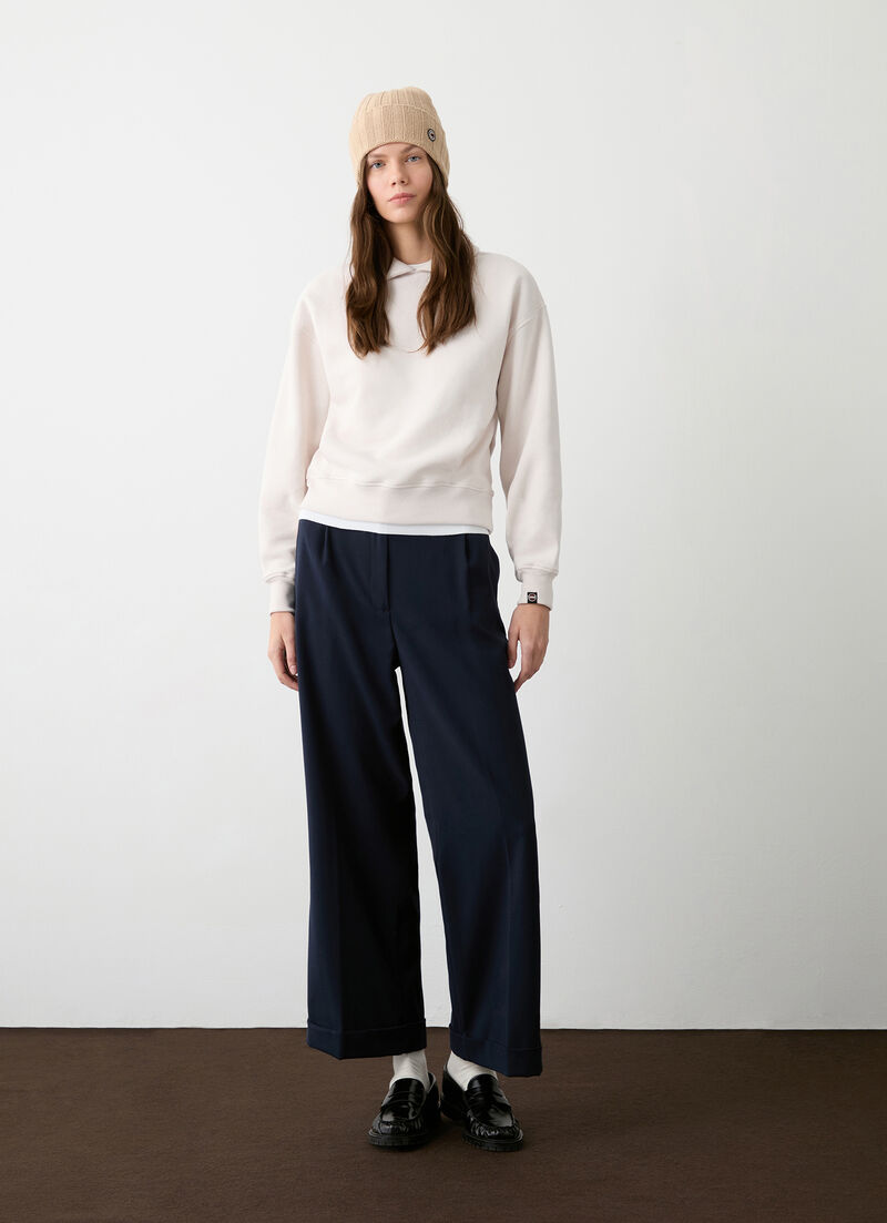 Sweatshirt with collar and darts