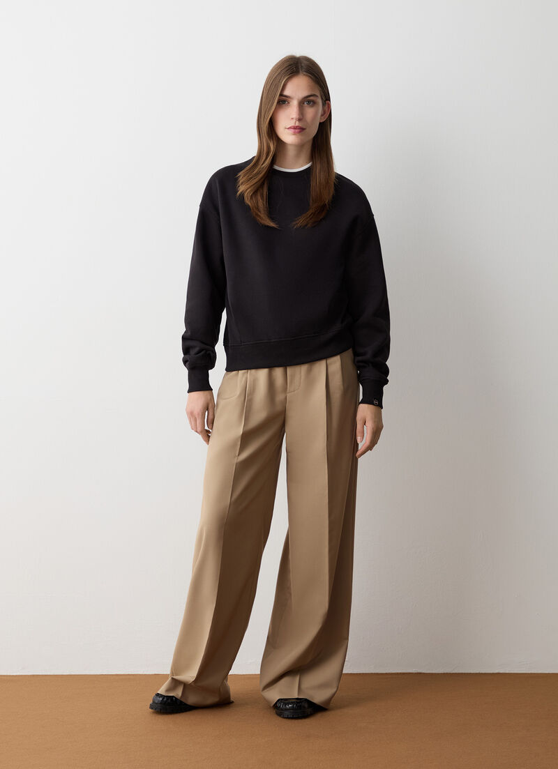 Crew-neck sweatshirt with darts