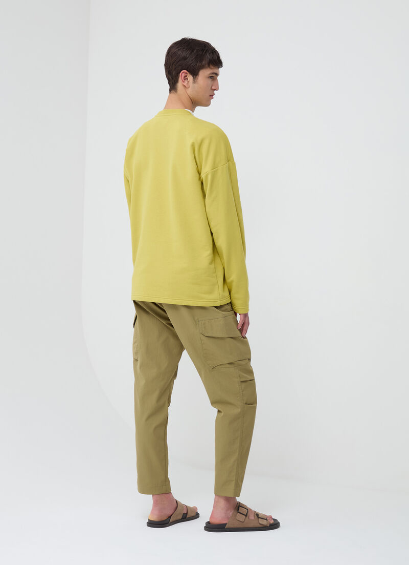 Sweatshirt with camouflage logo