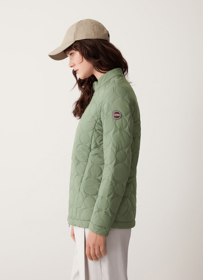 Jacket with round ultrasonic quilting