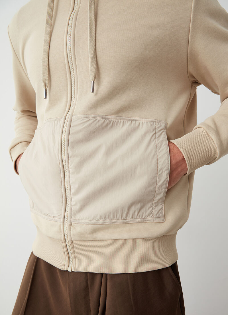 Sweatshirt with nylon details