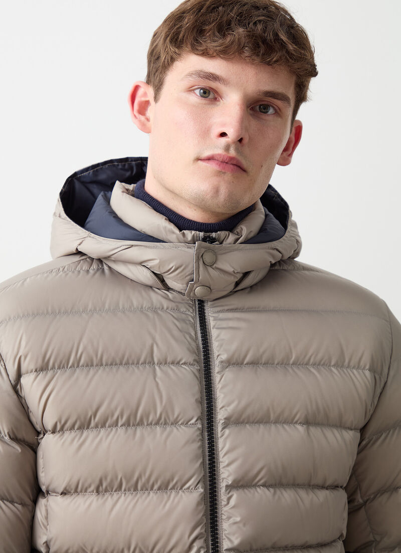 Sporty down jacket with detachable hood
